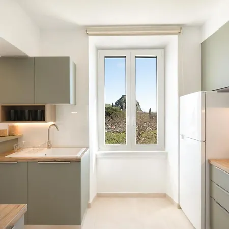Rivoli Luxurious Seaview In Liston Square Lägenhet