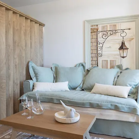 Apartment Rivoli Luxurious Seaview In Liston Square